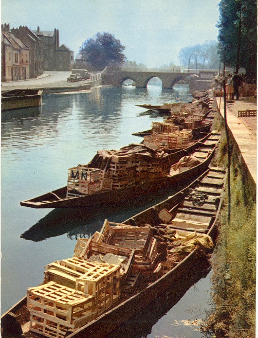 AMIENS : La Somme - March� sur l'eau - 1972