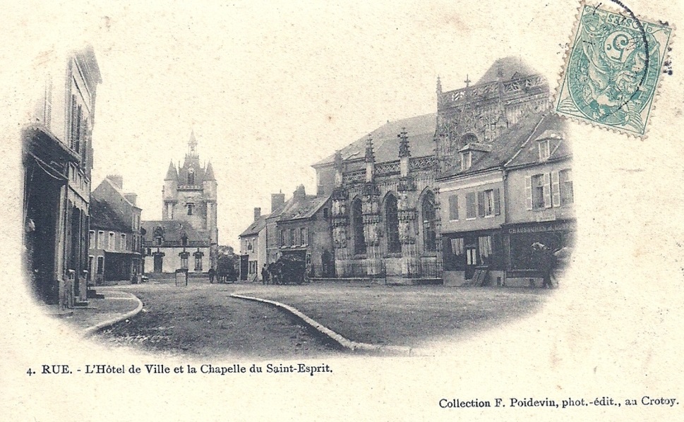 RUE : L'H�tel-de-Ville et la Chapelle du Saint-Esprit