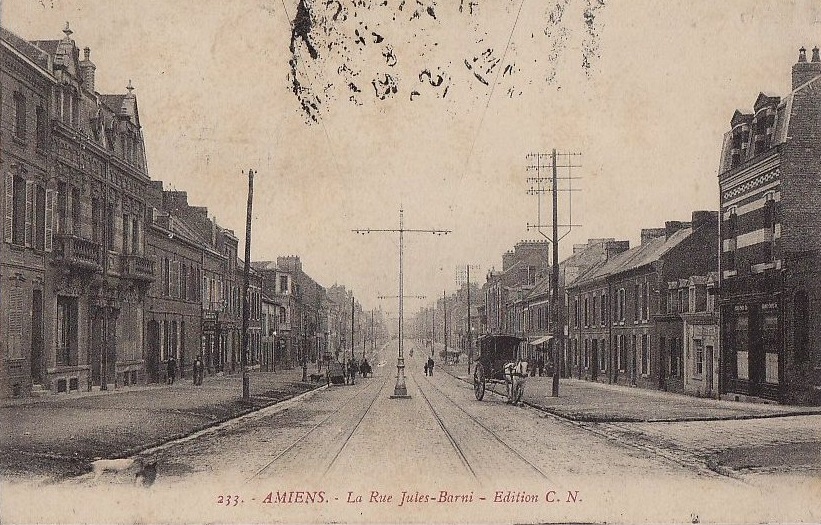 AMIENS : La rue Jules Barni