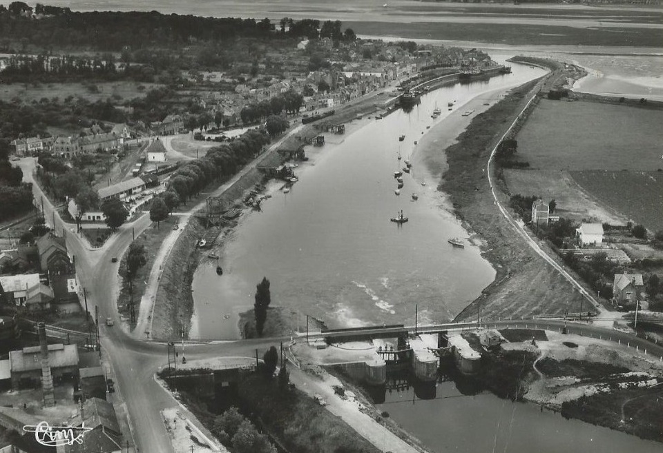 SAINT-VAL�RY-SUR-SOMME :  Vue a�rienne sur les �cluses