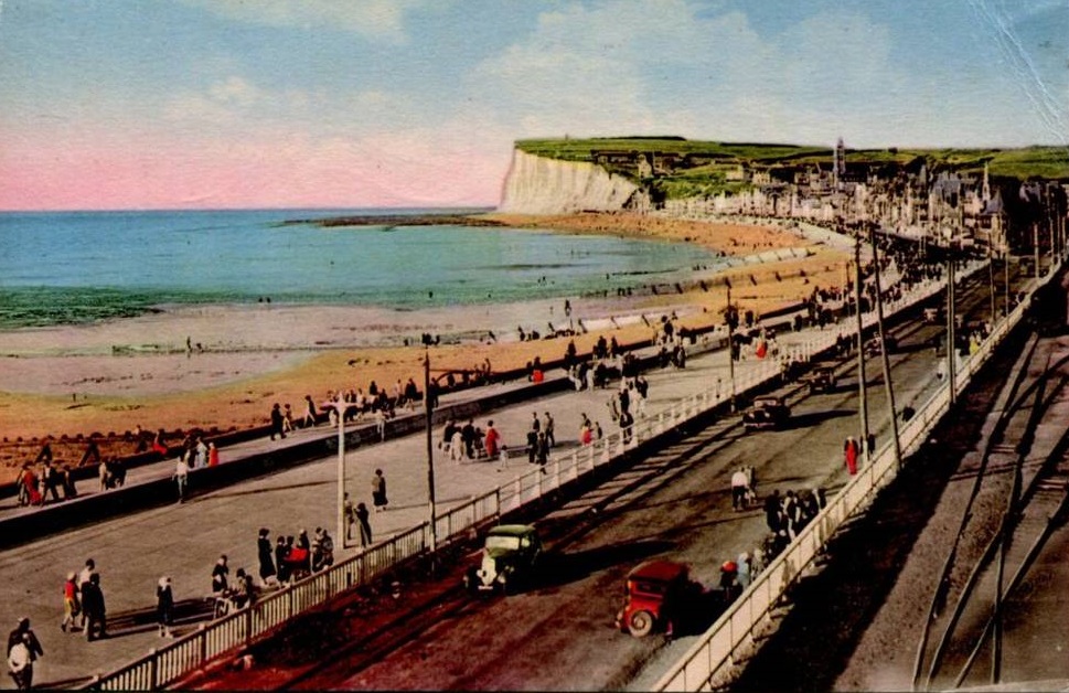 MERS-LES-BAINS : Vue prise depuis La Gare