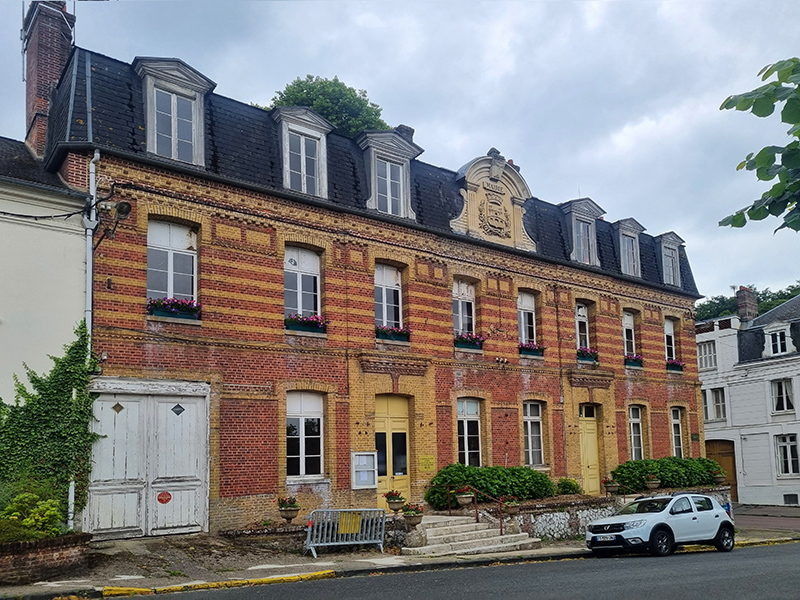 La mairie d'Arques-la-Bataille