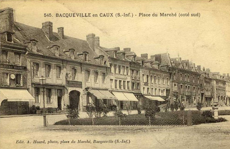 bacqueville-place-marche2