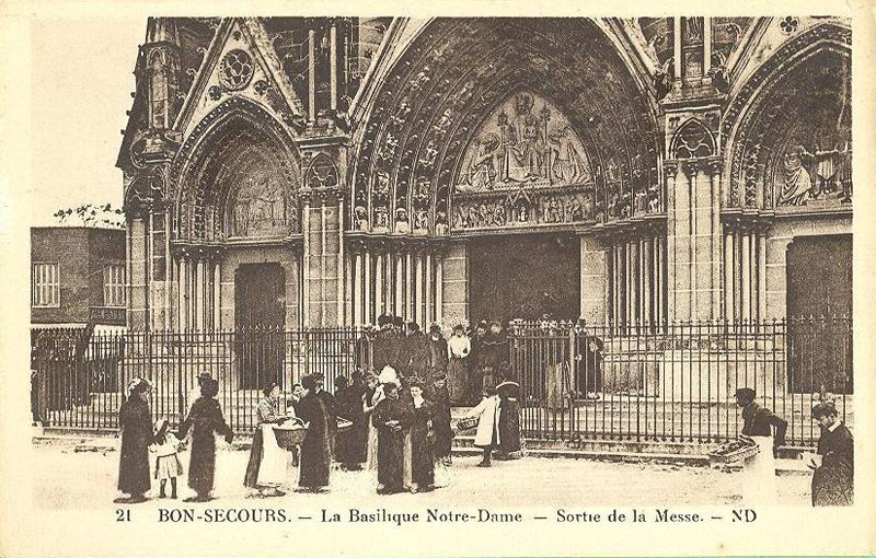 La Basilique Notre-Dame - La Sortie de la Messe