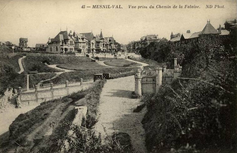 Mesnil-Val - Vue prise de Chemin de la Falaise