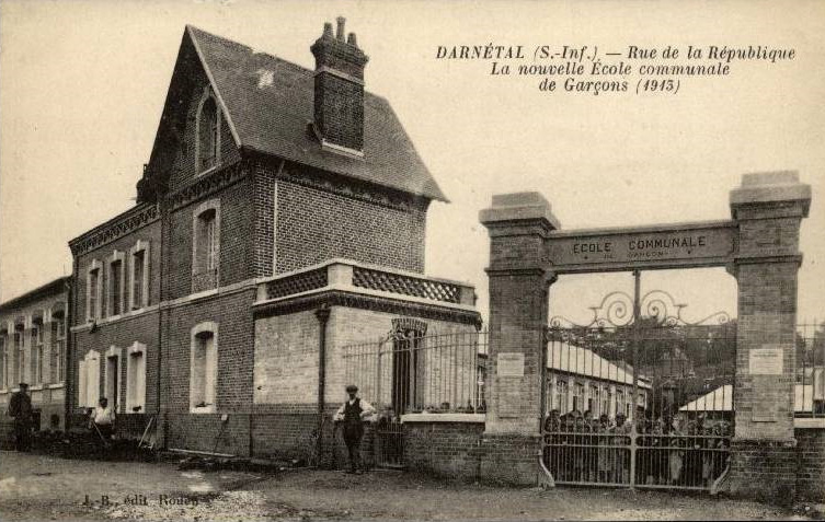 La Nouvelle cole Communale de Garons, rue de la Rpublique (1913)
