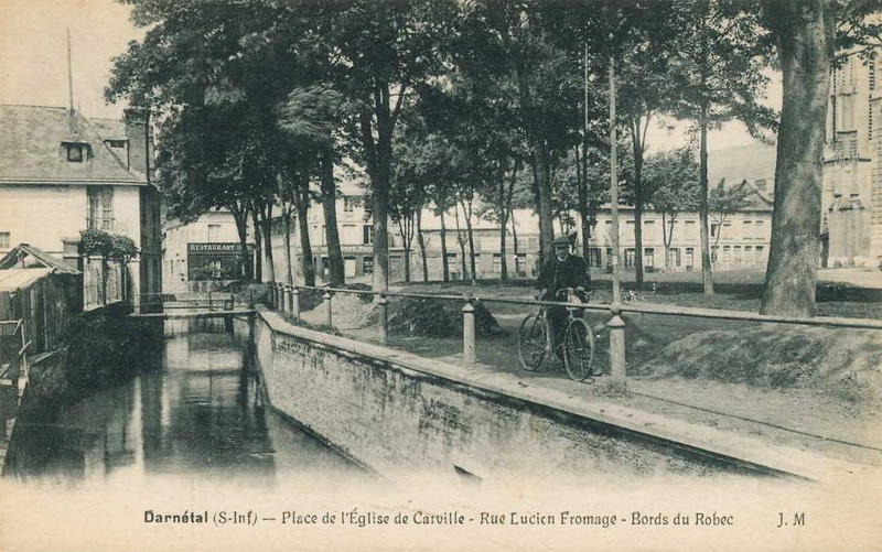 Place de l'�glise de Carville - <br>Rue Lucien Fromage - <br>Bords du Robec