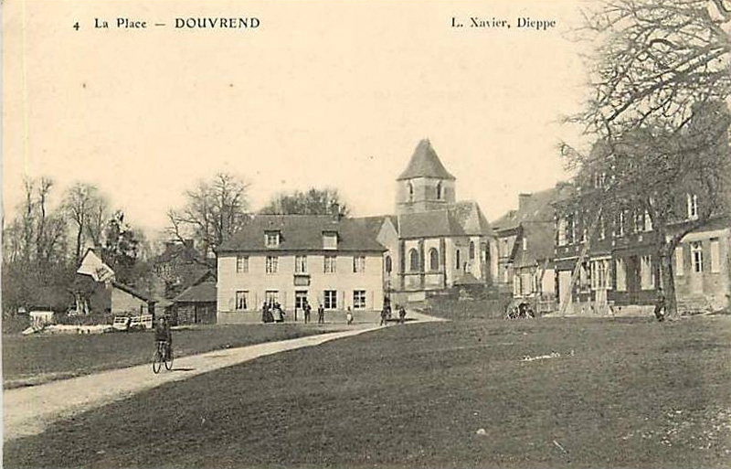 douvrend-place-mairie2