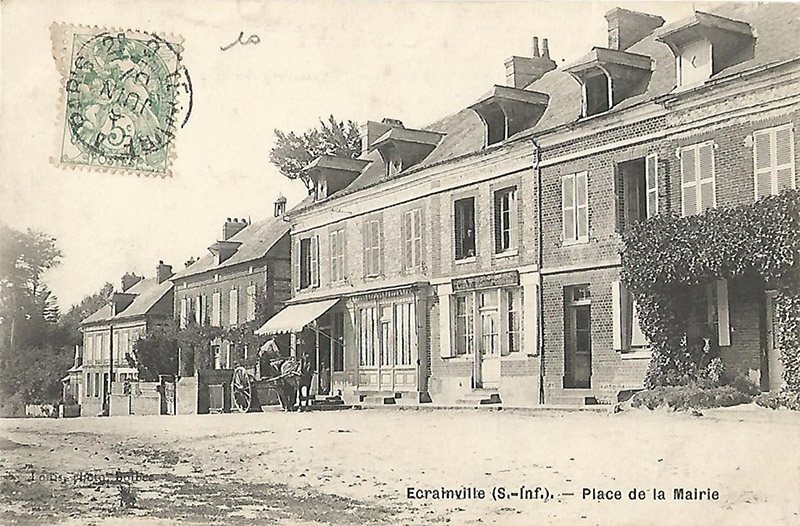ecrainville-place-mairie
