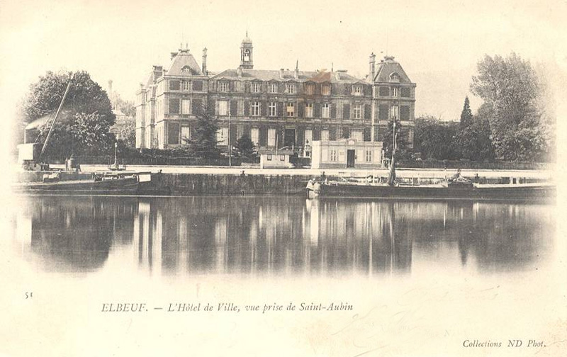 L'H�tel de Ville, vue prise de Saint-Aubin
