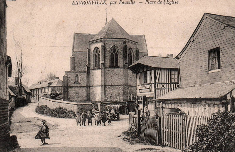 envronville-place-eglise