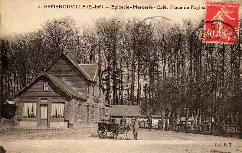 Épicerie-Mercerie-Café - Place de l'Église