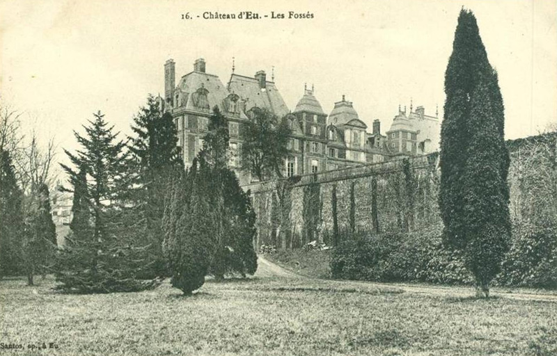 Ch�teau d'Eu - Les Foss�s