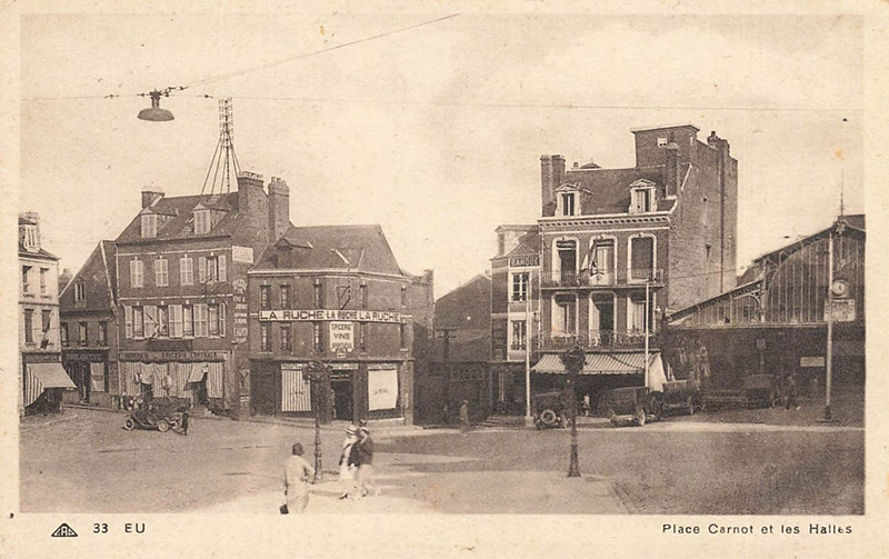Place Carnot et les Halles