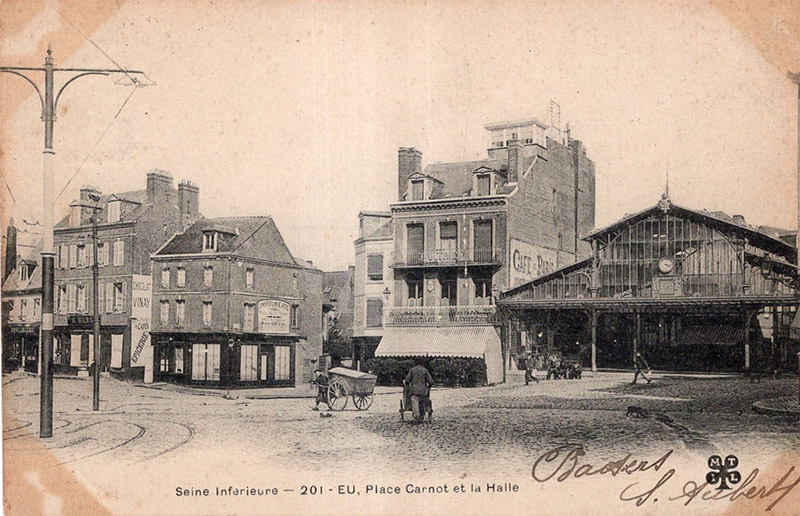 Place Carnot et la Halle