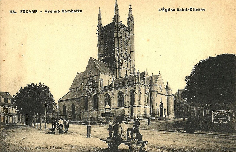 Avenue Gambetta - L'�glise Saint-�tienne