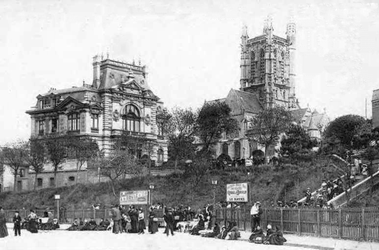 La caisse d'pargne et l'glise Saint tienne dans les annes 20