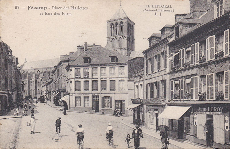 Place des Hallettes et rue des forts