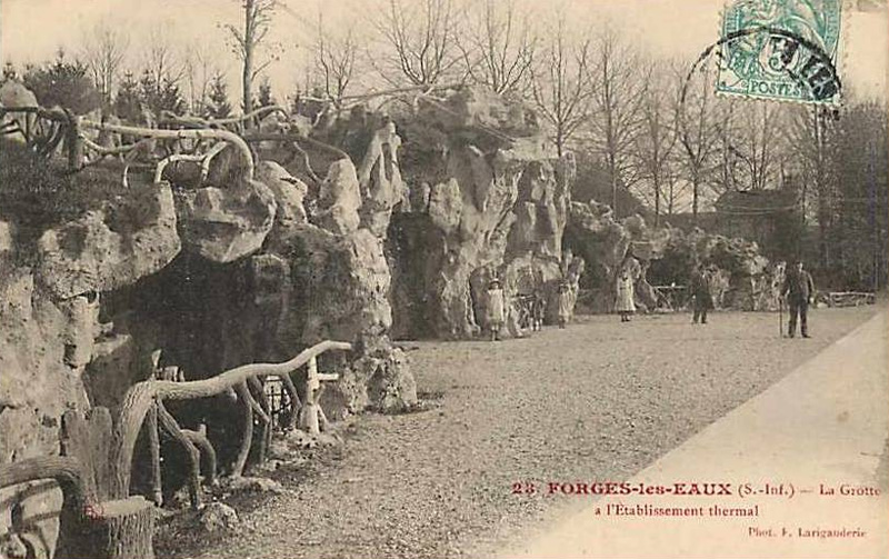 forges-les-eaux-grotte2