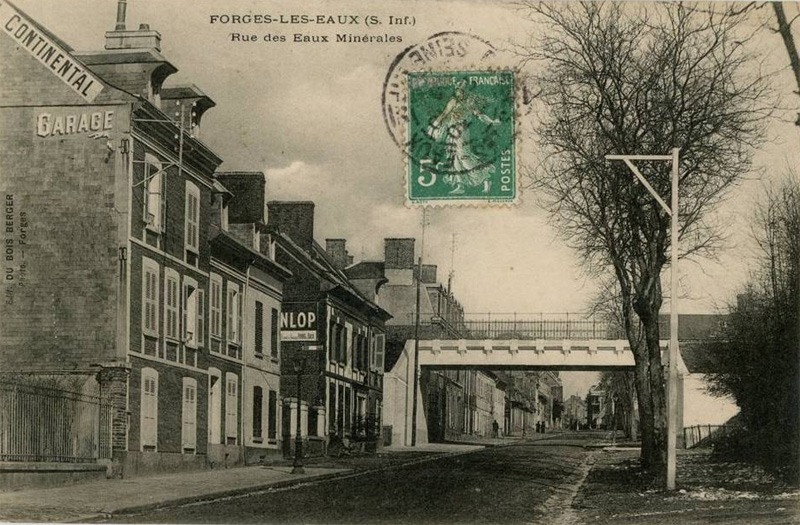 forges-les-eaux-rue-eaux-minerales2