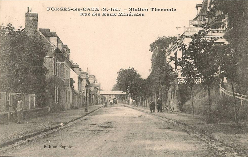 forges-les-eaux-rue-eaux-minerales4