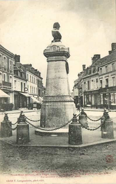 forges-les-eaux-statue