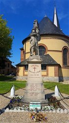 Le monument aux morts - Grainville-la-Teinturière