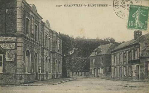 grainville-la-teinturiere-place-mairie2