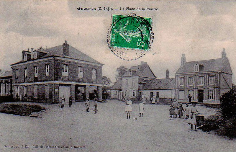 gueures-place-mairie