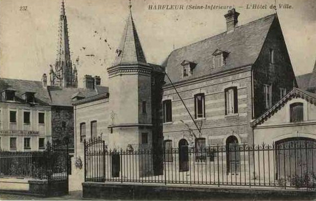 harfleur-hotel-ville2