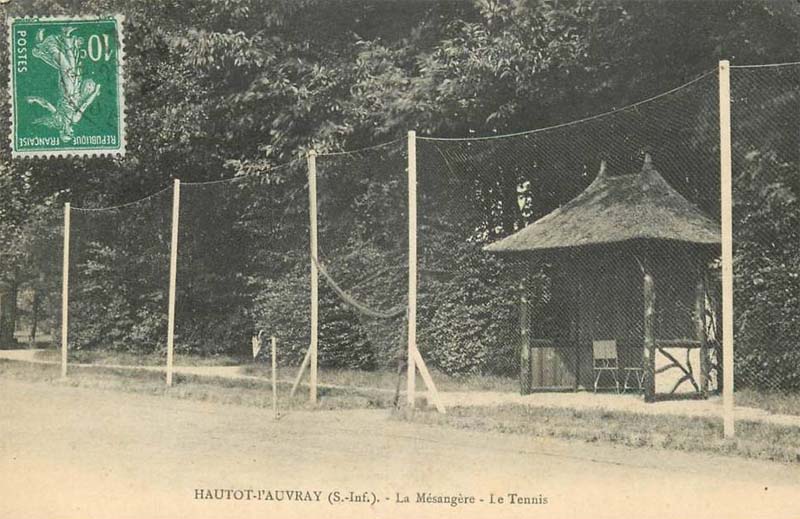 La Mésangère - Le Tennis