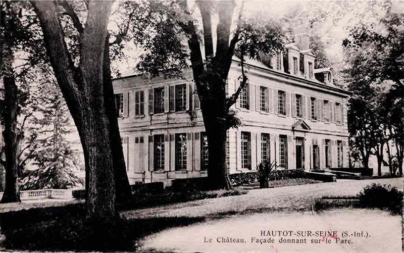 Le Château - Façade donnant sur le Parc