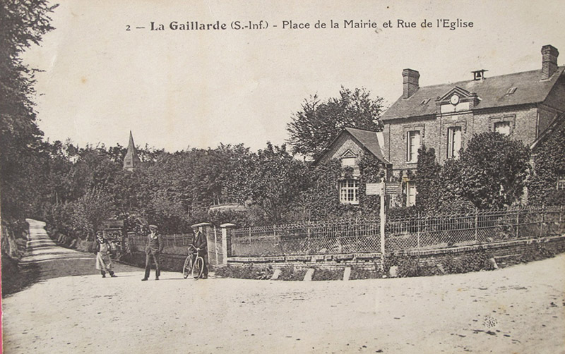 la-gaillarde-place-mairie
