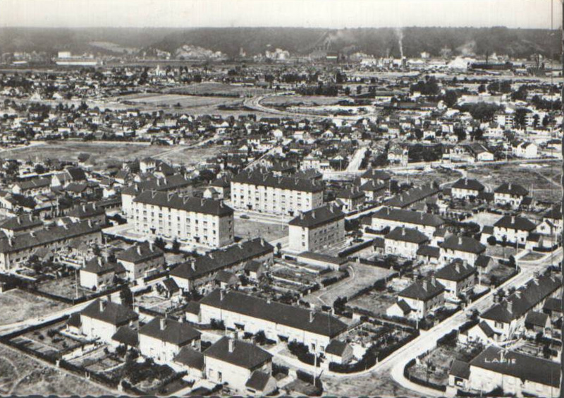 Vue a�rienne de la cit� des Bruy�res