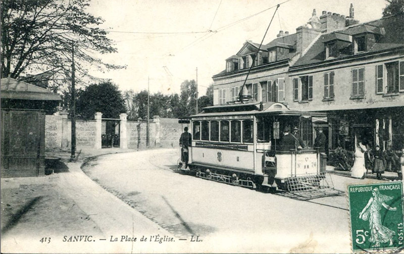 La Place de l'�glise - Sanvic