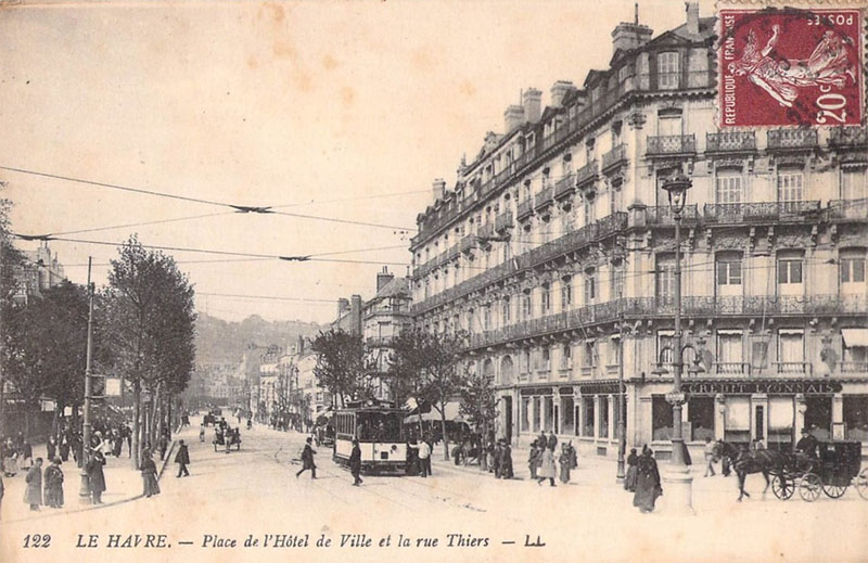 Place de l'H�tel de Ville et la rue Thiers