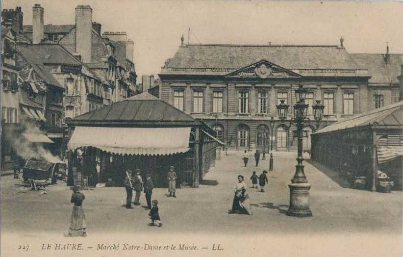 Marché Notre-Dame et le Musée