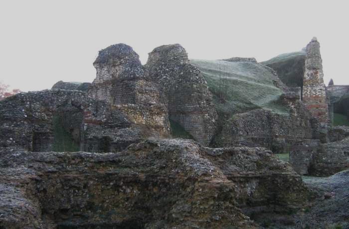 Ruines du th&eacute;&acirc;tre gallo-romain