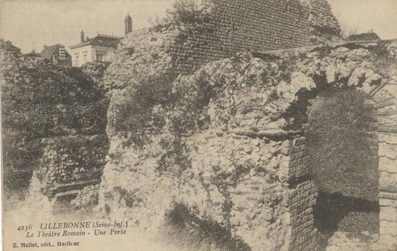 Le Th��tre romain - Une Porte