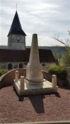 L\'église Saint-Valery et le monument aux morts - Meulers