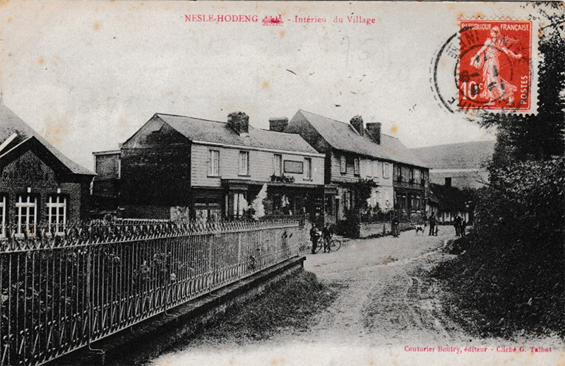 Intérieur du Village