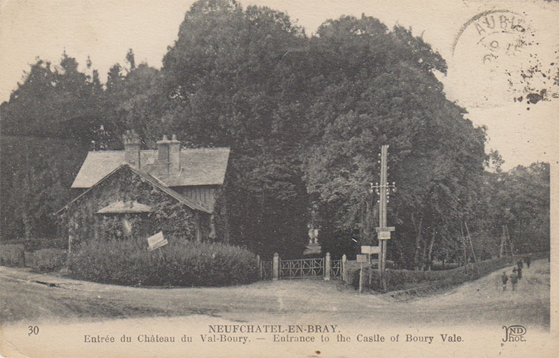 Entrée du Château du Val-Boury