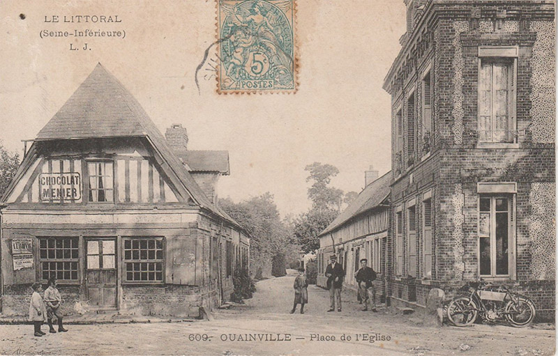 ouaiville-place-eglise
