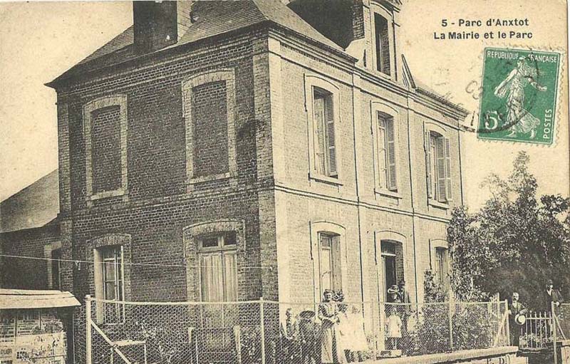 parc-d-anxtot-mairie