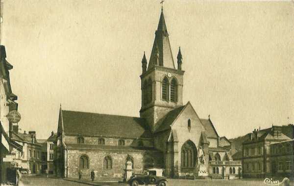 L'glise Notre-Dame et la Place de la Rpublique