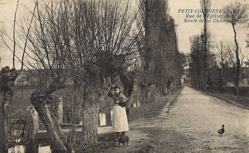 petit-couronne-rue-eglise