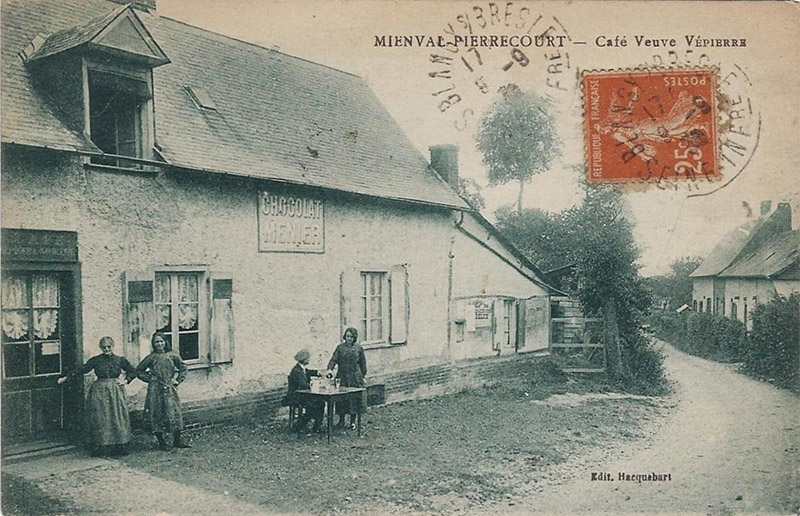 pierrecourt-cafe