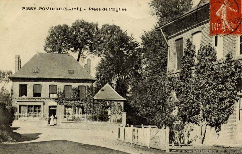 pissy-poville-place-eglise