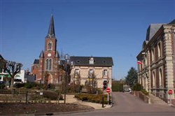 L\'église Sainte-Marguerite et la mairie - Quincampoix