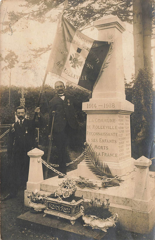 rolleville-monument